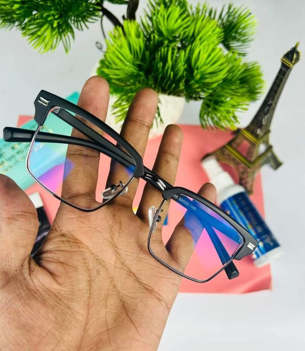 Original blue cut Eyeglass Combo সাথে পাবেন ফ্রেম - ব্লু কাট গ্লাস -লেন্স ক্লিনার - বক্স+টেস্টিং কিট + উইপিং ক্লথ।